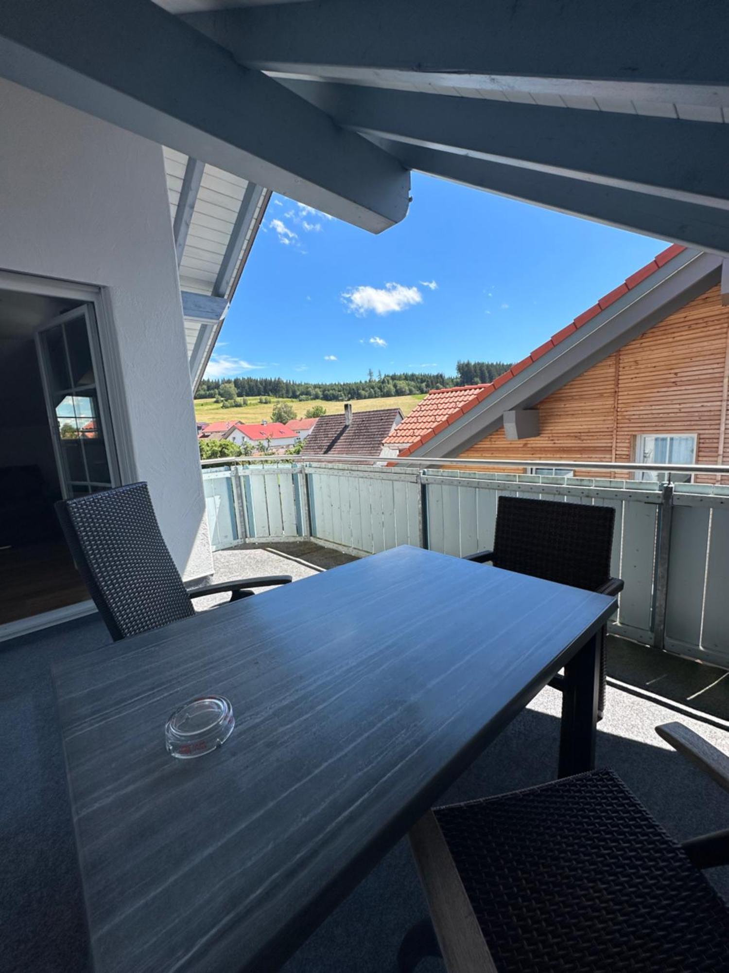 Landgasthaus Zum Kreuz Gbr Isny im Allgau Luaran gambar